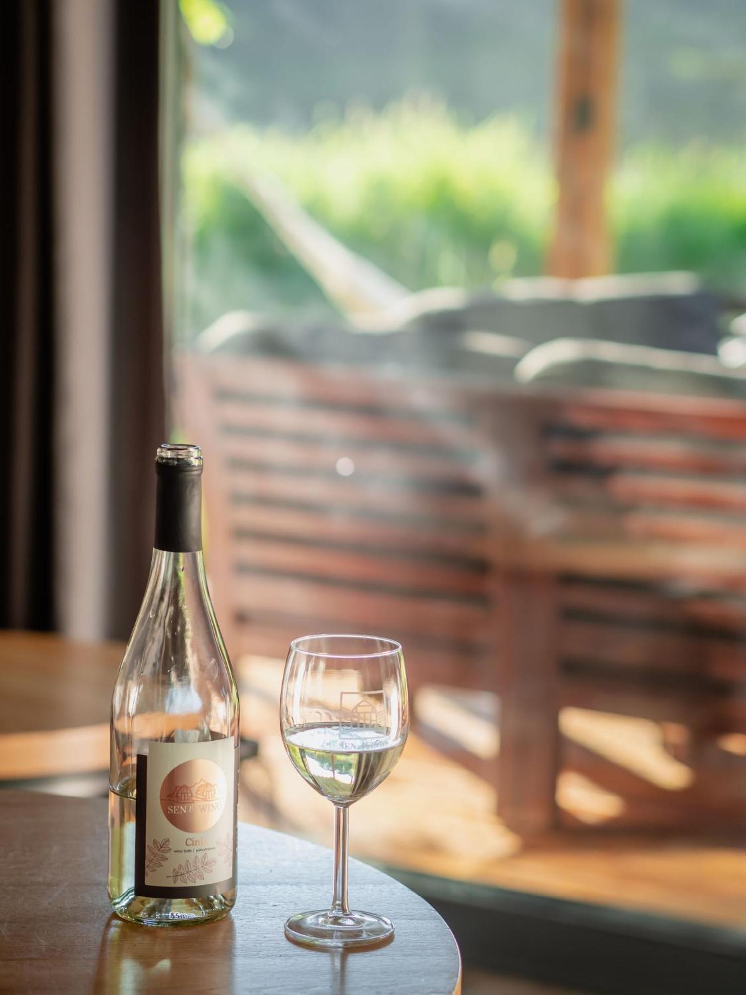 Sen I Wino, Domki Na Winnicy Ze Strefa Spa เชอวีซ ภายนอก รูปภาพ
